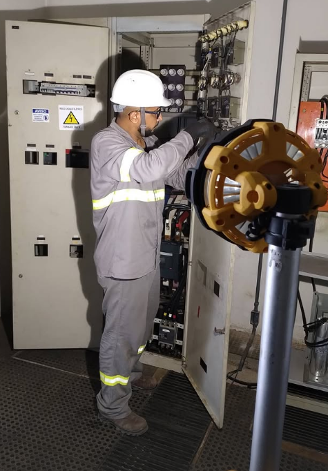 Manutenção em instalações elétricas — Guararapes