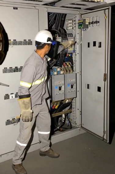 Manutenção em subestação 13.8kV — Uni7